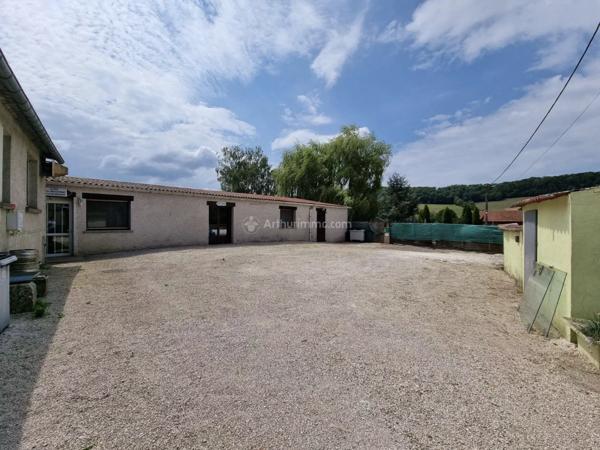Vente Immeuble 37 pièces 764 m2 à Bourg-Sainte-Marie