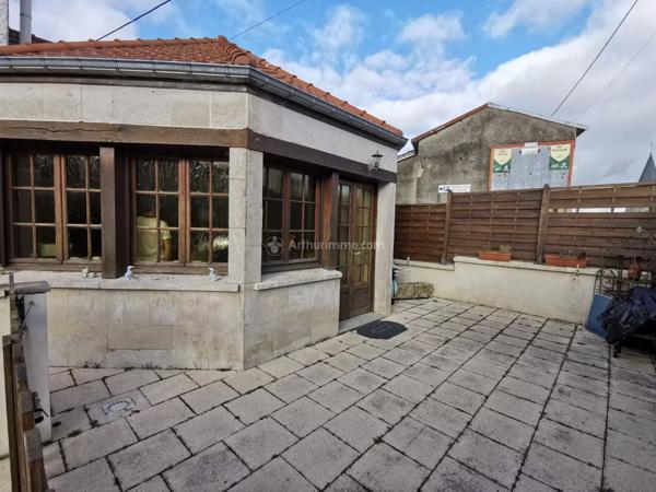 Vente Immeuble 37 pièces 764 m2 à Bourg-Sainte-Marie