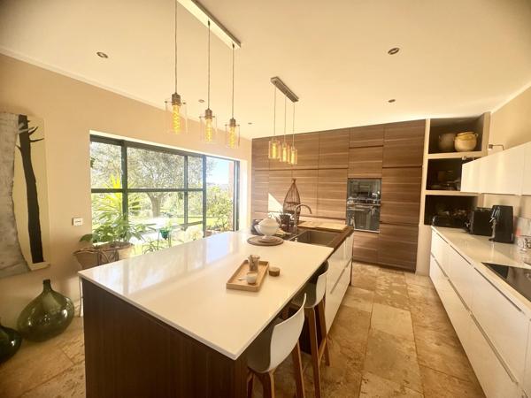 Villa Contemporaine de Plain-Pied au Cœur d’une Provence Authentique
