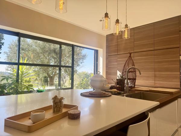 Villa Contemporaine de Plain-Pied au Cœur d’une Provence Authentique