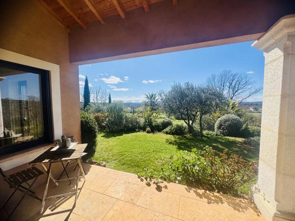 Villa Contemporaine de Plain-Pied au Cœur d’une Provence Authentique