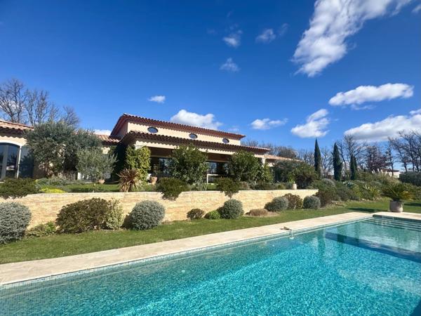 Villa Contemporaine de Plain-Pied au Cœur d’une Provence Authentique