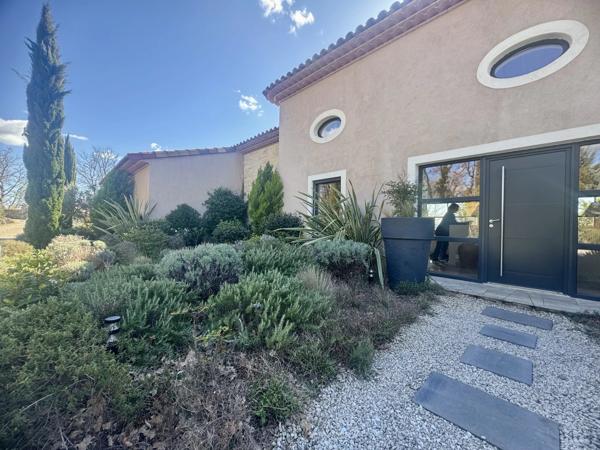 Villa Contemporaine de Plain-Pied au Cœur d’une Provence Authentique