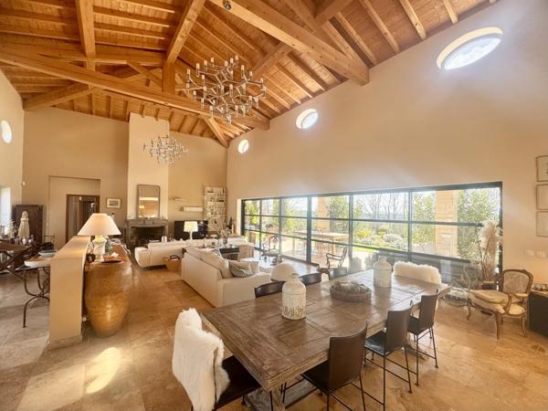 Villa Contemporaine de Plain-Pied au Cœur d’une Provence Authentique