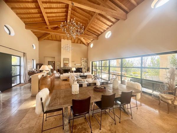 Villa Contemporaine de Plain-Pied au Cœur d’une Provence Authentique