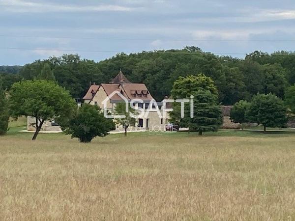 Bien d'exception 10 pièces 249 m2 habitable - 300 m2 de dépendance  - 4,3 ha
