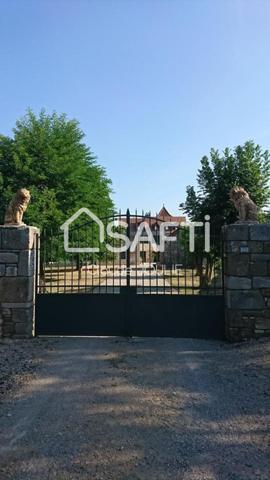 Bien d'exception 10 pièces 249 m2 habitable - 300 m2 de dépendance  - 4,3 ha