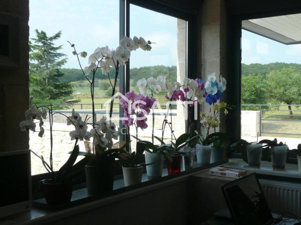 Bien d'exception 10 pièces 249 m2 habitable - 300 m2 de dépendance  - 4,3 ha