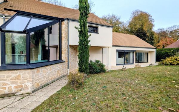 Maison à vendre    7 pièces • 203 m2 Bussy-Saint-Georges