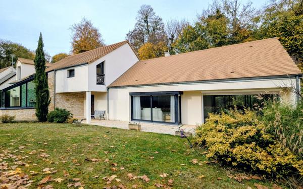 Maison à vendre    7 pièces • 203 m2 Bussy-Saint-Georges