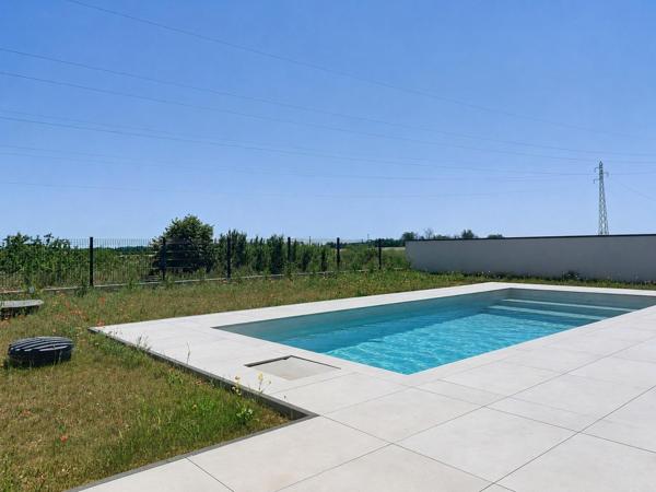 Maison individuelle neuve - 140m² - 5 pièces - garage et piscine