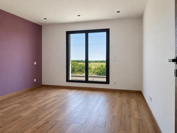 Maison individuelle neuve - 140m² - 5 pièces - garage et piscine