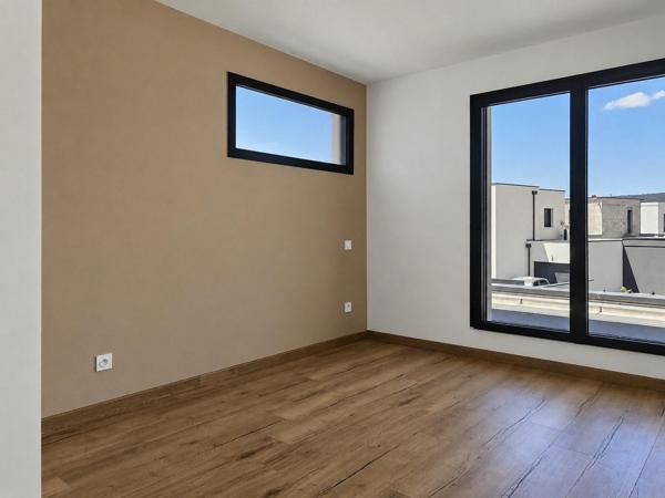 Maison individuelle neuve - 140m² - 5 pièces - garage et piscine