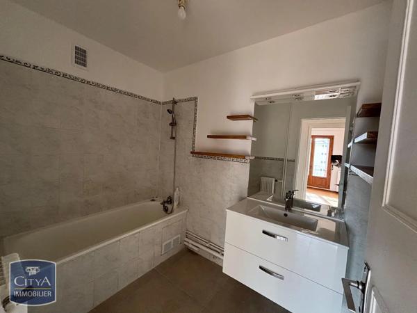 Appartement à louer 4 pièces 91.74m² Gardanne (13120)