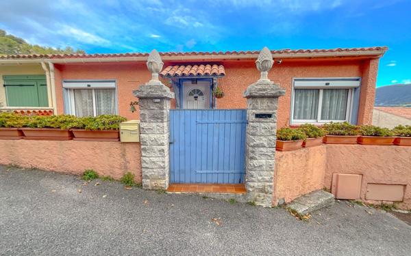 Maison à vendre    5 pièces • 136 m2 La Trinité