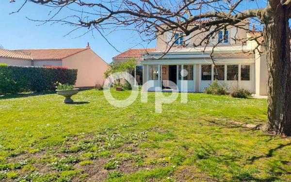 Maison à vendre    5 pièces •  Rochefort