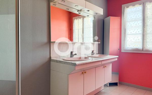 Maison à vendre    5 pièces •  Rochefort