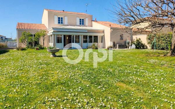 Maison à vendre    5 pièces •  Rochefort