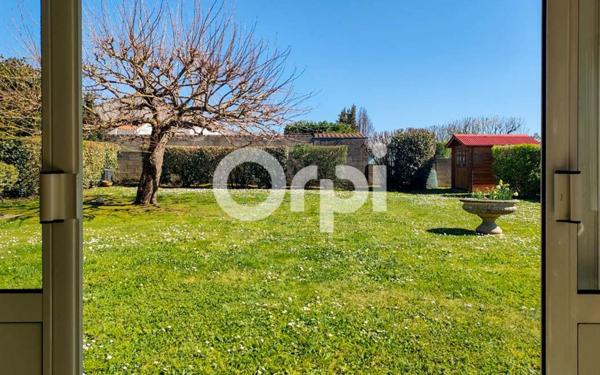 Maison à vendre    5 pièces •  Rochefort