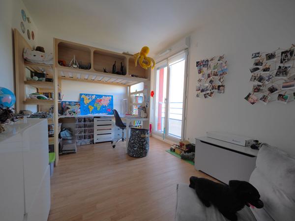 A VENDRE - APPARTEMENT 3 PIECES - 60m² - ROMAINVILLE