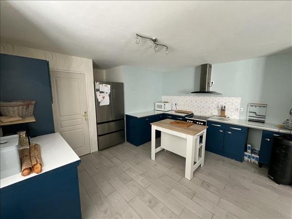 Maison à vendre |  Terrasson-Lavilledieu |  8 pièces | 251 m²