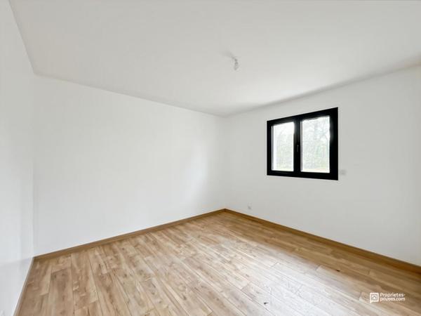 Maison 3 pièces avec climatisation, menuiseries alu et vue dégagée