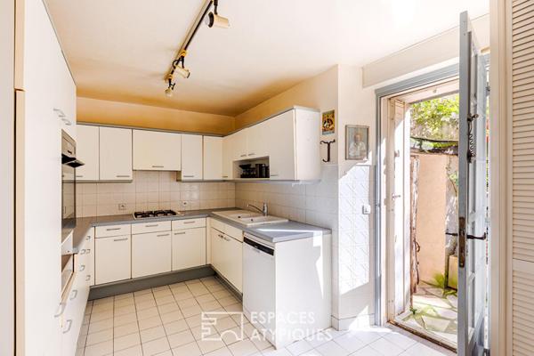 Demeure du XIXe vue Seine et jardin paysager à La Frette sur Seine