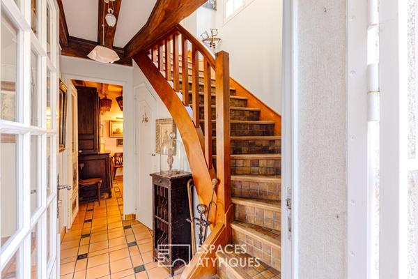 Demeure du XIXe vue Seine et jardin paysager à La Frette sur Seine