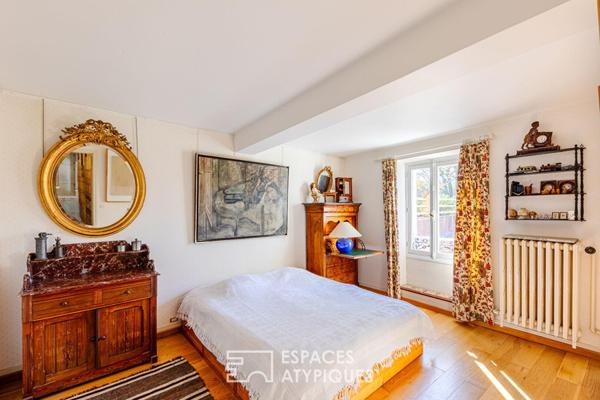 Demeure du XIXe vue Seine et jardin paysager à La Frette sur Seine