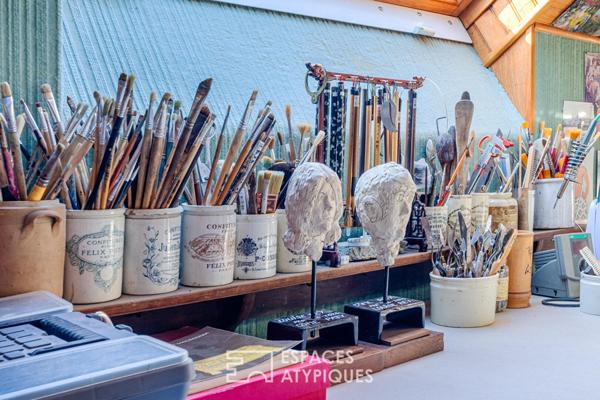 Demeure du XIXe vue Seine et jardin paysager à La Frette sur Seine