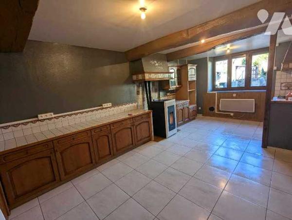 Maison de village de type 4 élevée sur étages d'une surface de 88m².