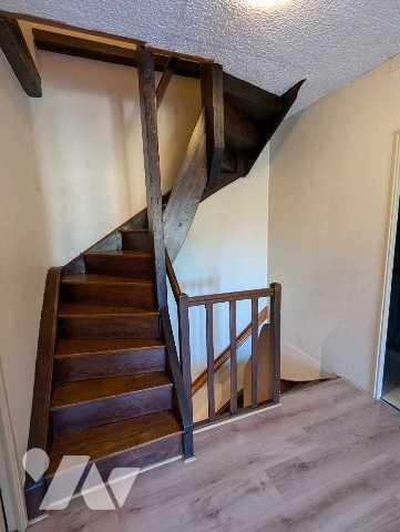 Maison de village de type 4 élevée sur étages d'une surface de 88m².