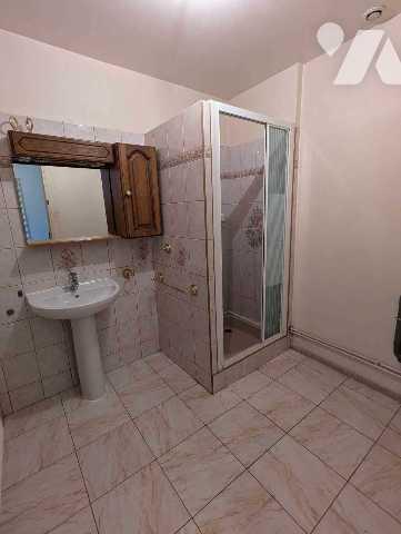 Maison de village de type 4 élevée sur étages d'une surface de 88m².