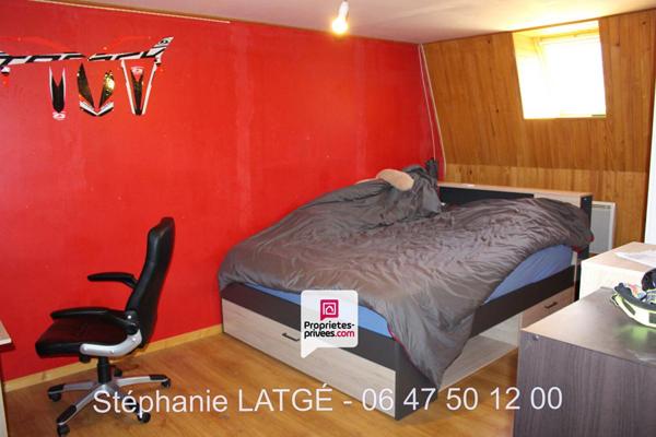 Maison de pays, 146 m2 + grange - Bagnols  (63)