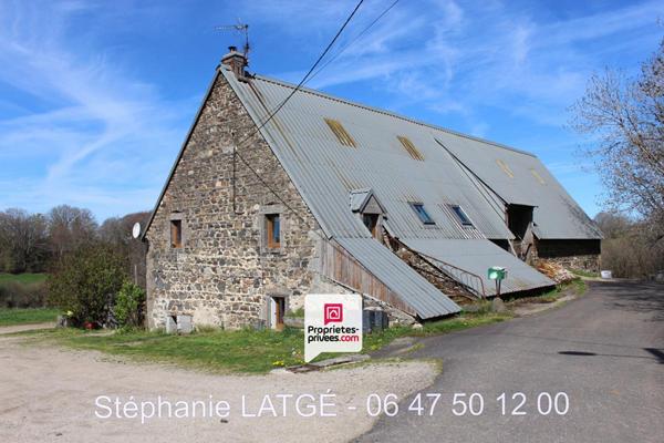 Maison de pays, 146 m2 + grange - Bagnols  (63)