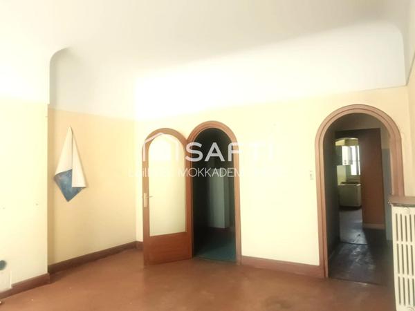 À VENDRE – Appartement de caractère à rénover – 93 m²