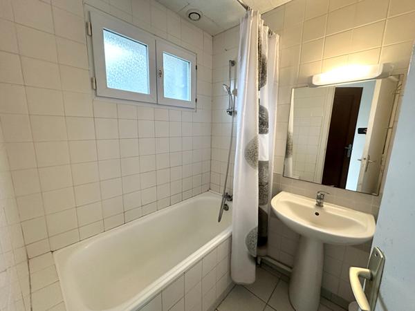 FOUESNANT - BEG MEIL ! Maison 2 chambres bourg et plage a pieds.