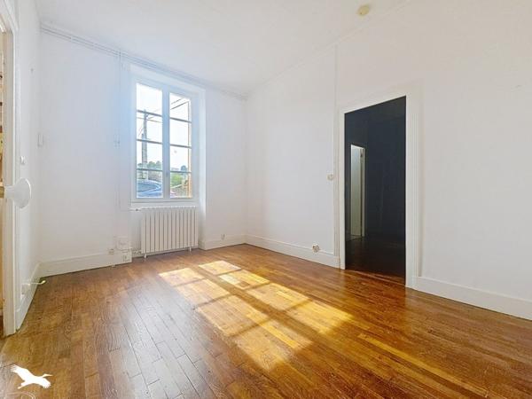 Immeuble à vendre 106 000 € Saint-Amand-Montrond 265 m² DPE E