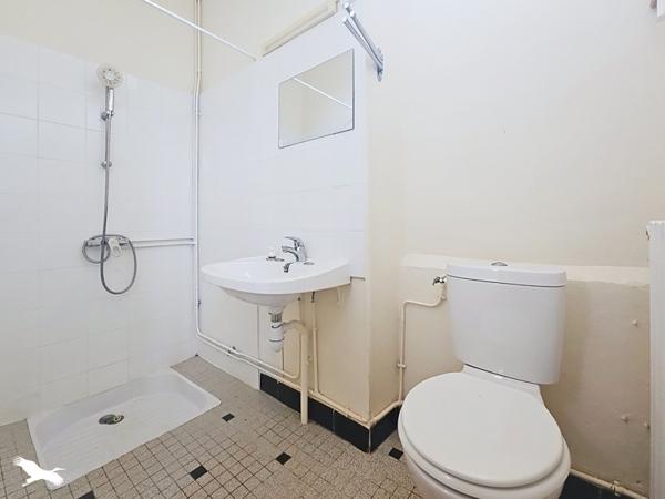 Immeuble à vendre 106 000 € Saint-Amand-Montrond 265 m² DPE E