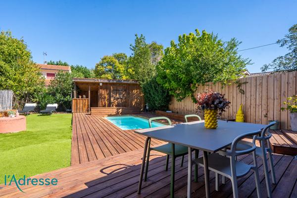 GRADIGNAN proche des commerces - Maison moderne de plain-pied avec piscine