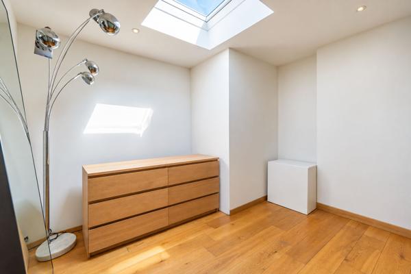 GRADIGNAN proche des commerces - Maison moderne de plain-pied avec piscine