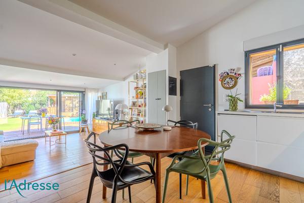 GRADIGNAN proche des commerces - Maison moderne de plain-pied avec piscine