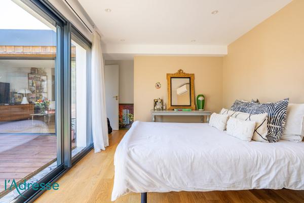 GRADIGNAN proche des commerces - Maison moderne de plain-pied avec piscine