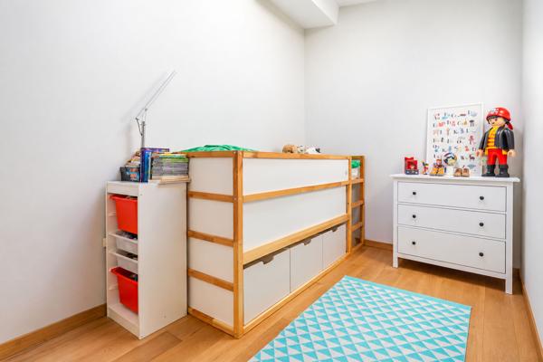 GRADIGNAN proche des commerces - Maison moderne de plain-pied avec piscine