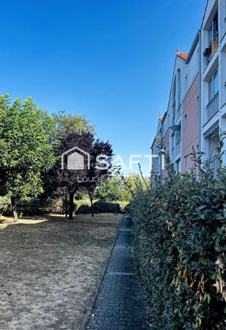 Appartement proche plage des Sables d'Olonne une chambre en rez de jardin, coin cuisine, loggia et terrasse exposée sud , sans vis à vis, calme.