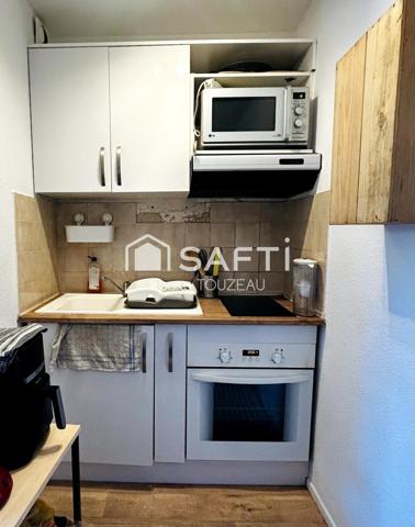 Appartement proche plage des Sables d'Olonne une chambre en rez de jardin, coin cuisine, loggia et terrasse exposée sud , sans vis à vis, calme.