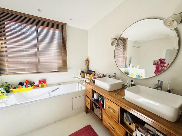 Maison 6 pièces - 200 m² Exclusivité efficity