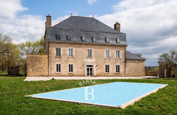 Figeac, Propriété 12 Chambres -  500 m² à vendre