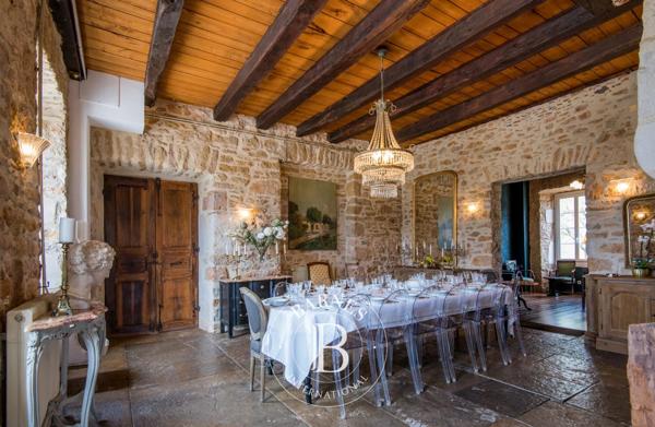 Figeac, Propriété 12 Chambres -  500 m² à vendre