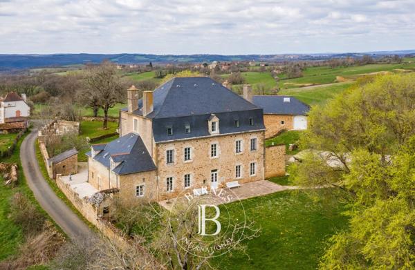 Figeac, Propriété 12 Chambres -  500 m² à vendre